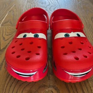 New Lightning McQueen Crocs, Size 6